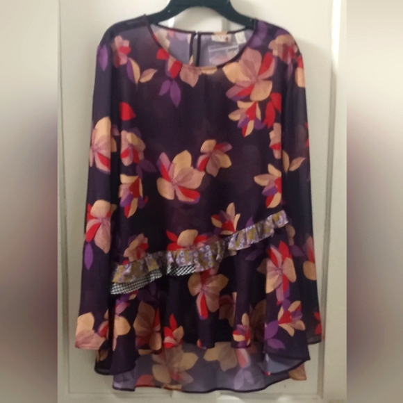 LOGO~Sheer, stunning & NEW! - Picture 3 of 9